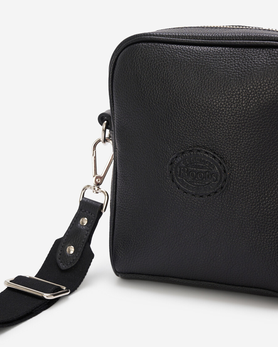 essential crossbody cervino